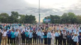 Wakil Wali Kota Sungai Penuh mengikuti senam sehat peringatan HUT PGRI.