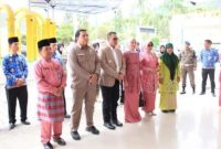 Ketua DPRD Sungai Penuh bersama Ketua PIAD menghadiri acara Hari Ibu ke-97 di Kota Sungai Penuh, Rabu (17/12/2025).