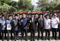 Wali Kota Sungai Penuh Alfin, S.H. menyerahkan SK PPPK, Rabu (24/12).