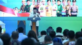 Presiden Prabowo Subianto menyampaikan pidato saat meresmikan akad massal 50.030 KPR FLPP di Serang, 20 Desember 2025.