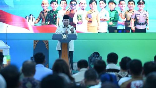 Presiden Prabowo Subianto menyampaikan pidato saat meresmikan akad massal 50.030 KPR FLPP di Serang, 20 Desember 2025.