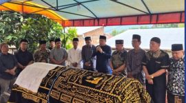 Walikota Alfin S.H. melayat ke rumah duka Wakil Walikota Azhar Hamzah.