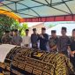 Walikota Alfin S.H. melayat ke rumah duka Wakil Walikota Azhar Hamzah.