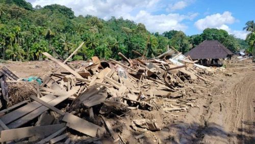Kondisi banjir bandang melanda Salareh Aia, Kecamatan Palembayan, Kabupaten Agam. (ANTARA/Yusrizal)  