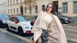 Pose random Aura Kasih saat liburan akhir 2025. Foto: Instagram/@aurakasih