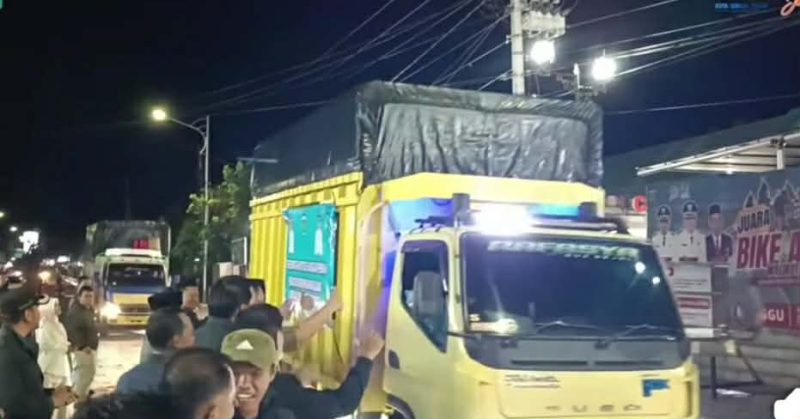 Wako Alfin melepas bantuan kemanusiaan untuk korban banjir di Sumatera Barat.