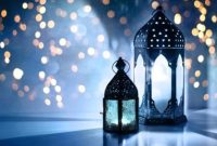 Lentera bercahaya menjadi simbol cahaya iman dan keutamaan Bulan Rajab, salah satu bulan haram yang dimuliakan Allah SWT.