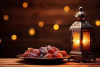 Ilustrasi lentera dan kurma yang melambangkan ibadah puasa sunnah serta keberkahan bulan Rajab.