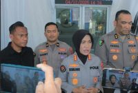 Polda Sumbar: Petugas mendata korban hilang untuk mempercepat proses identifikasi jenazah.