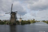 Kincir angin bersejarah di Kinderdijk, dekat Rotterdam, menjadi simbol keberhasilan Belanda mengelola air dan mencegah banjir.