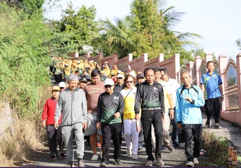 Suasana Jalan Santai Kerukunan HAB Kemenag ke-80 di Kota Sungai Penuh.