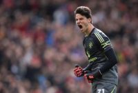 Senne Lammens menunjukkan performa gemilang bersama Manchester United. (Foto: Visionhaus/Getty Images)