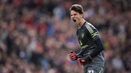 Senne Lammens menunjukkan performa gemilang bersama Manchester United. (Foto: Visionhaus/Getty Images)