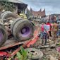 Kecelakaan beruntun terjadi di Jalan Padang–Bukittinggi, Panyalaian, Tanah Datar, Senin (26/01/2026)
