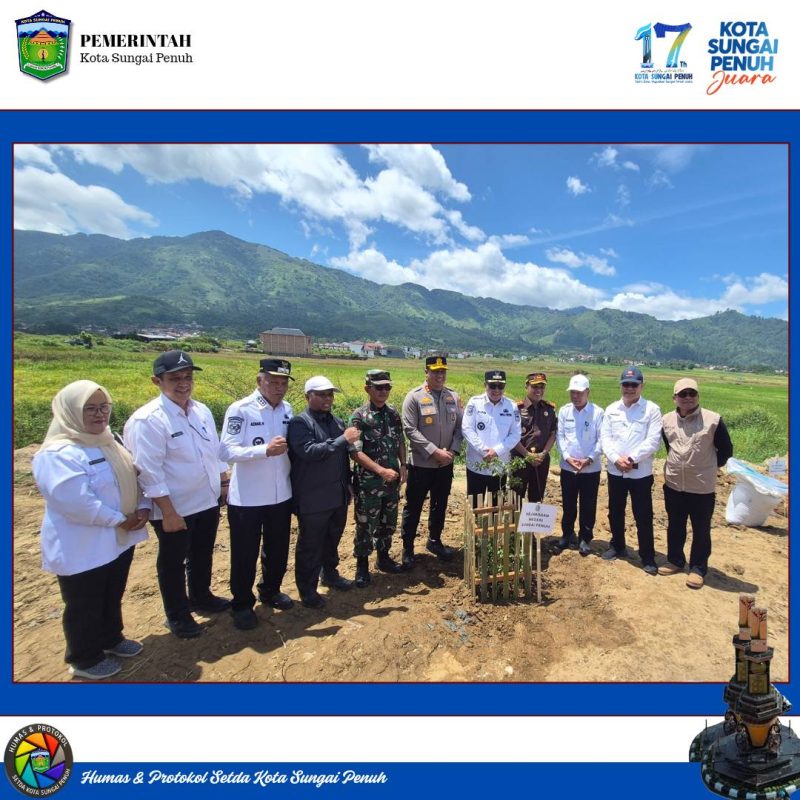 Walikota Alfin menekankan pentingnya menanam pohon sebagai investasi jangka panjang untuk masa depan.