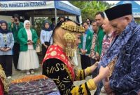Wawako Azhar Hamzah sedang menyapa peserta dan pejabat saat menghadiri Kerinci Education Roadshow (KERIS) ke-13 Tahun 2026.