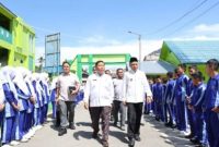 Azhar Hamzah memberi pembekalan kepemimpinan siswa MAN 1 saat LDK.