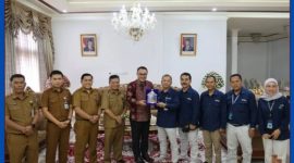 Wali Kota Sungai Penuh, Alfin, menerima kunjungan Kepala RRI Kota Sungai Penuh, Dadan Sutaryana, di Rumah Dinas Wali Kota.