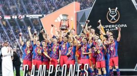 Para pemain Barcelona merayakan kemenangan atas Real Madrid di final Piala Super Spanyol di Jeddah, 11 Januari 2026. (AFP/Haitham Al-Shukairi)
