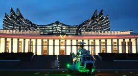 Presiden RI Prabowo Subianto mengunjungi IKN Nusantara di Penajam Paser Utara, Kalimantan Timur, Senin (12/1/2025), menggunakan helikopter kepresidenan.