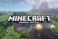 Seorang pemain Minecraft Bedrock Edition 2026 tengah membangun base lengkap dengan sistem redstone dan area mining yang aman.