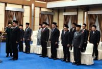Wawako Sungai Penuh, Azhar Hamzah, melantik 16 pejabat eselon II dan III di berbagai OPD, Rabu malam (7/1/2026).