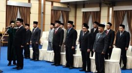 Wawako Sungai Penuh, Azhar Hamzah, melantik 16 pejabat eselon II dan III di berbagai OPD, Rabu malam (7/1/2026).