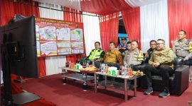 Wako Alfin bersama Polres Kerinci memantau keamanan malam Tahun Baru 2026 di Sungai Penuh.