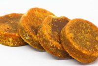 Gula merah sering dianggap lebih aman dibandingkan gula putih, padahal keduanya sama-sama dapat meningkatkan kadar gula darah.