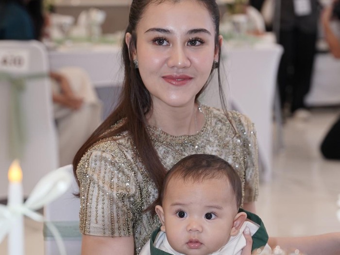 Investasi Ala Aaliyah Massaid Usai Punya Anak. (Foto: dok Mom Uung)  