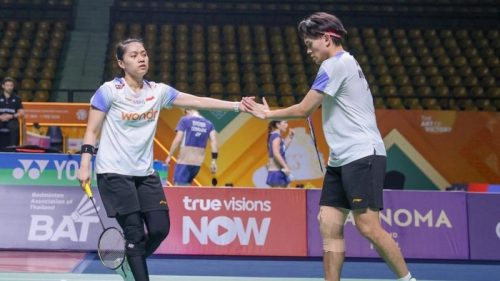 Adnan Maulana/Indah Cahya Sari Jamil beraksi saat mengalahkan pasangan Jepang di semifinal Thailand Masters 2026.