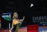Alwi Farhan tampil solid saat mengalahkan wakil China Wang Zhengxing dalam laga 16 besar Indonesia Masters 2026 di Istora Senayan, Jakarta.