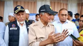 Wakil Ketua Komisi VI DPR RI Andre Rosiade mendampingi Menteri PU Dody Hanggodo meninjau pembangunan Jalan Payakumbuh–Sitangkai di kawasan Halaban, Kabupaten Lima Puluh Kota, Sumatra Barat.