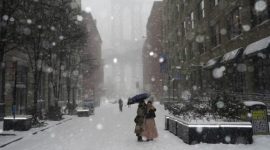 Badai salju AS (REUTERS/Bing Guan)