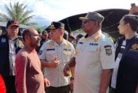 Dirjen Bina Administrasi Kewilayahan Kemendagri Safrizal Zakaria Ali memberikan keterangan pers terkait pembukaan posko induk Satgas percepatan rehabilitasi dan rekonstruksi pascabencana di Banda Aceh.