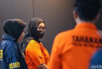 Tersangka Bos WO Ayu Puspita. (Foto: Rifkianto Nugroho/detikFoto)