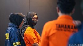 Tersangka Bos WO Ayu Puspita. (Foto: Rifkianto Nugroho/detikFoto)