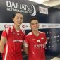 Gloria Emanuelle Widjaja berpasangan dengan Terry Hee saat menjalani laga debut Indonesia Masters 2026 di Istora GBK, Jakarta.
