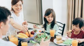 Ilustrasi Hari Gizi Nasional 2026: Pilih Makanan Bergizi untuk Anak & Keluarga/Foto: Getty Images/filadendron