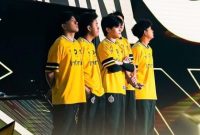 Pemain Onic Esports tampil di laga perdana M7 Mobile Legends World Championship melawan Boostgate Esports di MPL Arena XO Hall, Jakarta Barat.