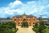 Bangunan bekas Penjara Nara di Prefektur Nara, Jepang, kini bertransformasi menjadi hotel mewah dan museum dengan tetap mempertahankan arsitektur era Meiji.