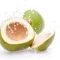 Air kelapa segar membantu menetralkan asam lambung dan menjaga hidrasi tubuh.