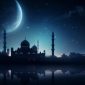Siluet masjid tampak khusyuk di bawah cahaya bulan sabit, menggambarkan suasana malam penuh keberkahan.