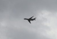 Ilustrasi pesawat terbang. Iran sempat menutup wilayah udaranya selama lima jam di tengah meningkatnya ketegangan regional sebelum kembali membukanya.