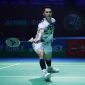 Tunggal putra Indonesia, Jonatan Christie, mengembalikan shuttlecock saat menghadapi Christo Popov pada perempat final India Open 2026.