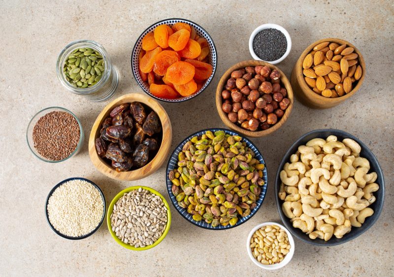 Berbagai jenis kacang-kacangan yang kaya nutrisi dan bermanfaat bagi kesehatan tubuh.