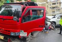 Foto: Kecelakaan truk tak kuat menanjak di Depok. (Dok ist)