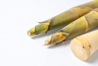 Rebung bambu segar yang kaya serat dan rendah kalori untuk menu sehat harian.