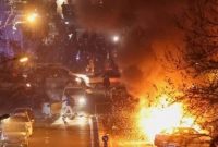 Aparat keamanan Iran menghadapi demonstran dalam aksi antipemerintah di Teheran di tengah pemadaman akses internet.