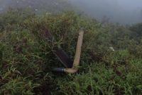 Serpihan pesawat ATR 42-500 di Puncak Bulusaraung. (dok. istimewa)